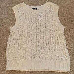 GAP White Knit Sweater Vest